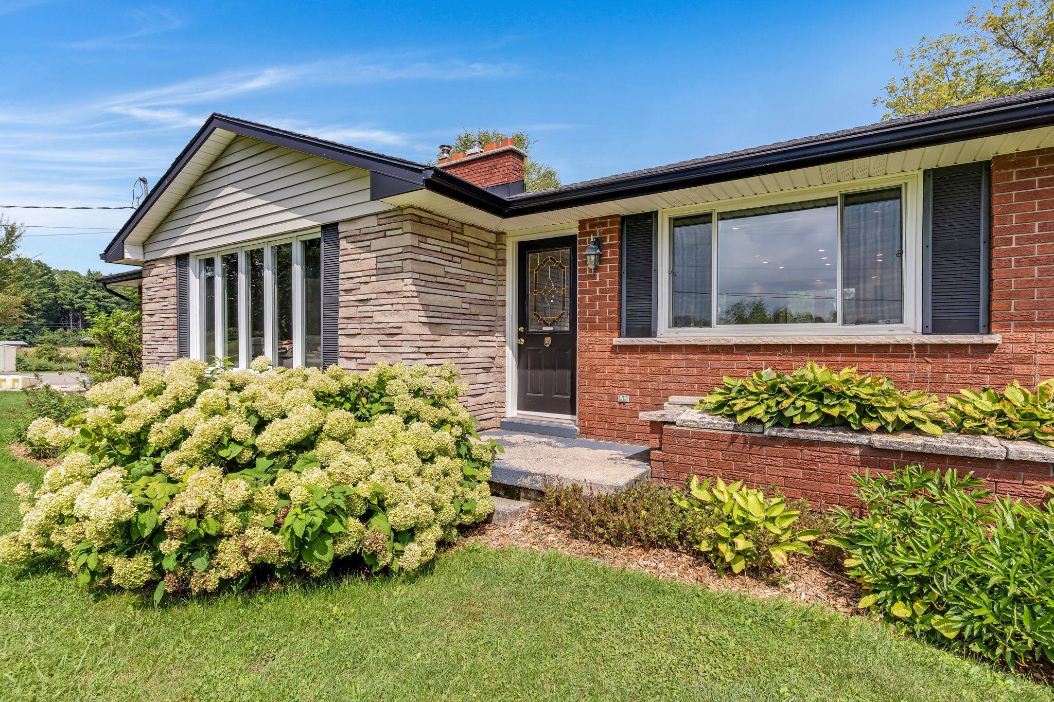 2172 Centre RD, Hamilton, ON L0P 1B0
