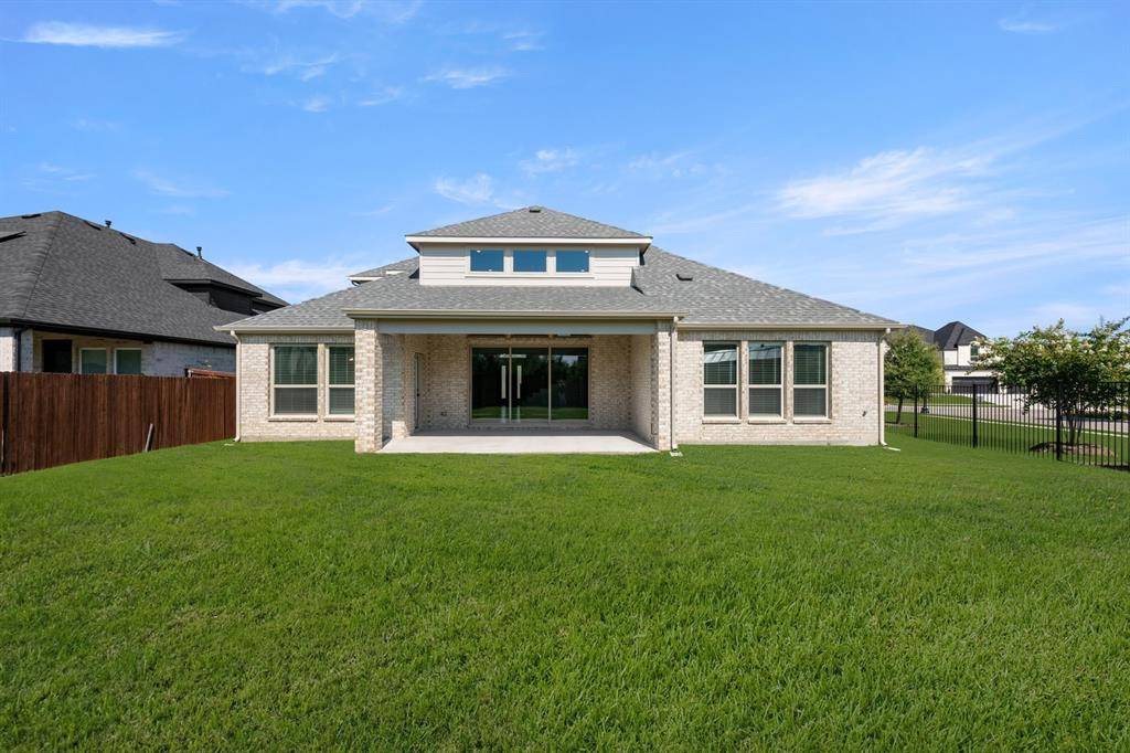 2549 Baypoint Drive, Grand Prairie, TX 75054