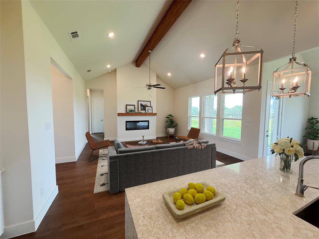 1300 Green Ridge, Weatherford, TX 76085