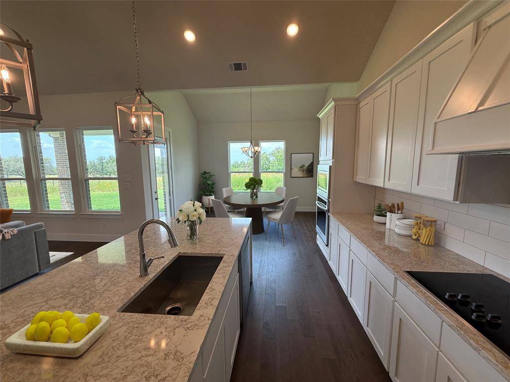 1300 Green Ridge, Weatherford, TX 76085