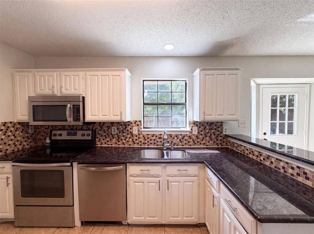 4300 Windwillow Court, Fort Worth, TX 76137
