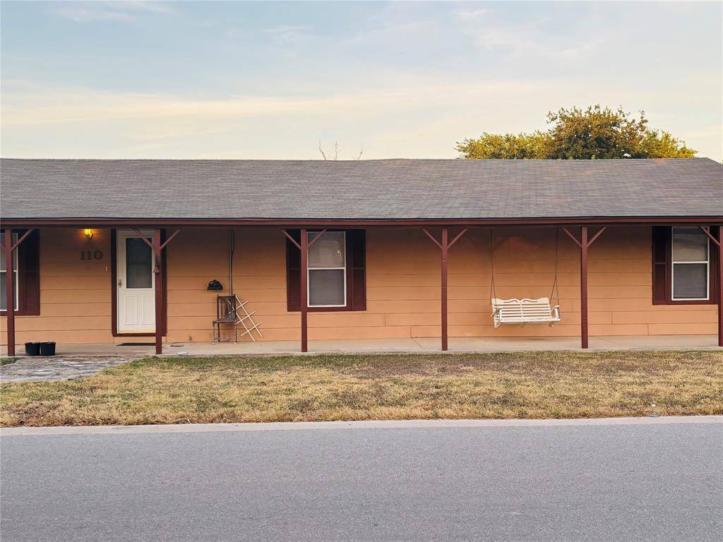 110 N Love Avenue, Florence, TX 76527