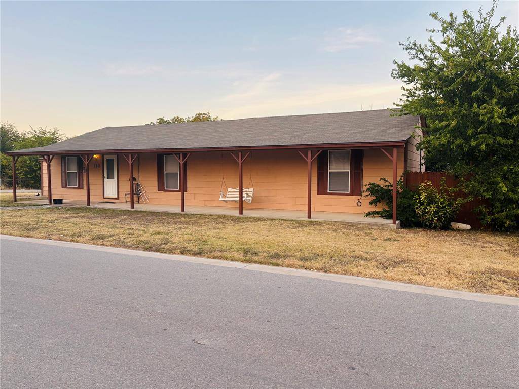 110 N Love Avenue, Florence, TX 76527