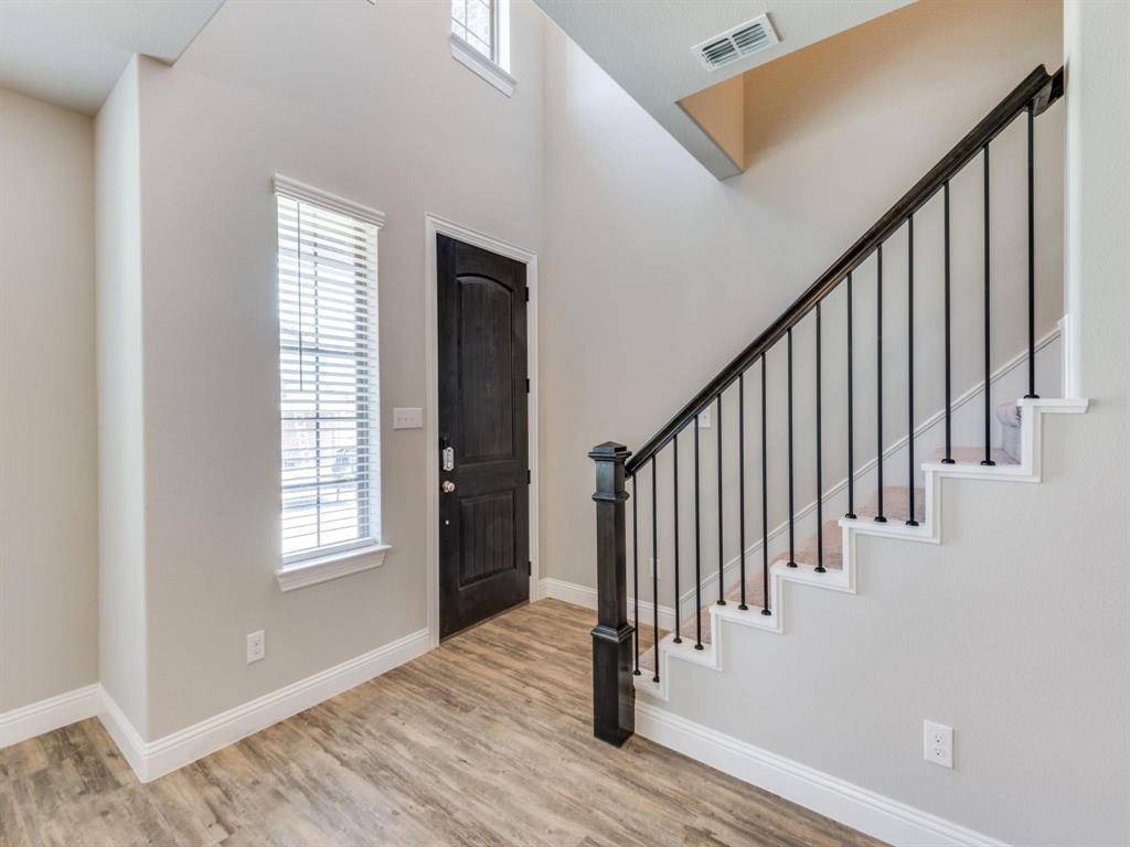 1036 Foxglove Drive, Carrollton, TX 75007