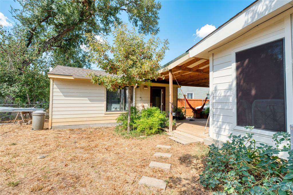 813 Iowa Street, Irving, TX 75060