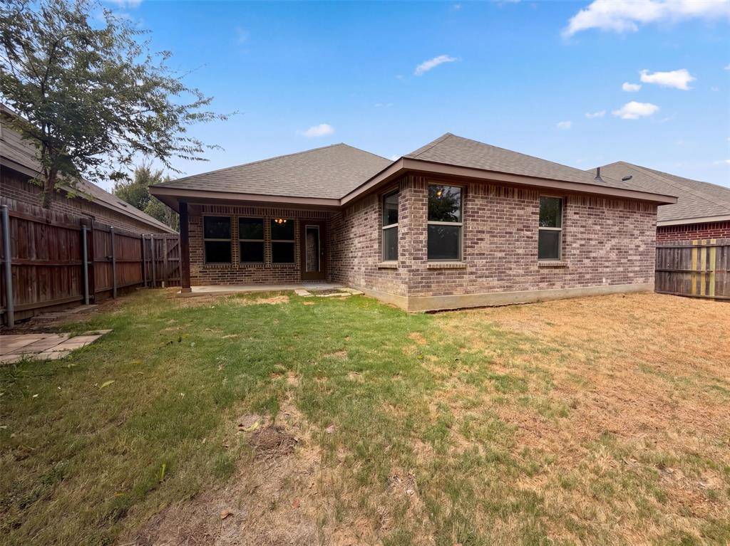 11813 Bellegrove Road, Burleson, TX 76028