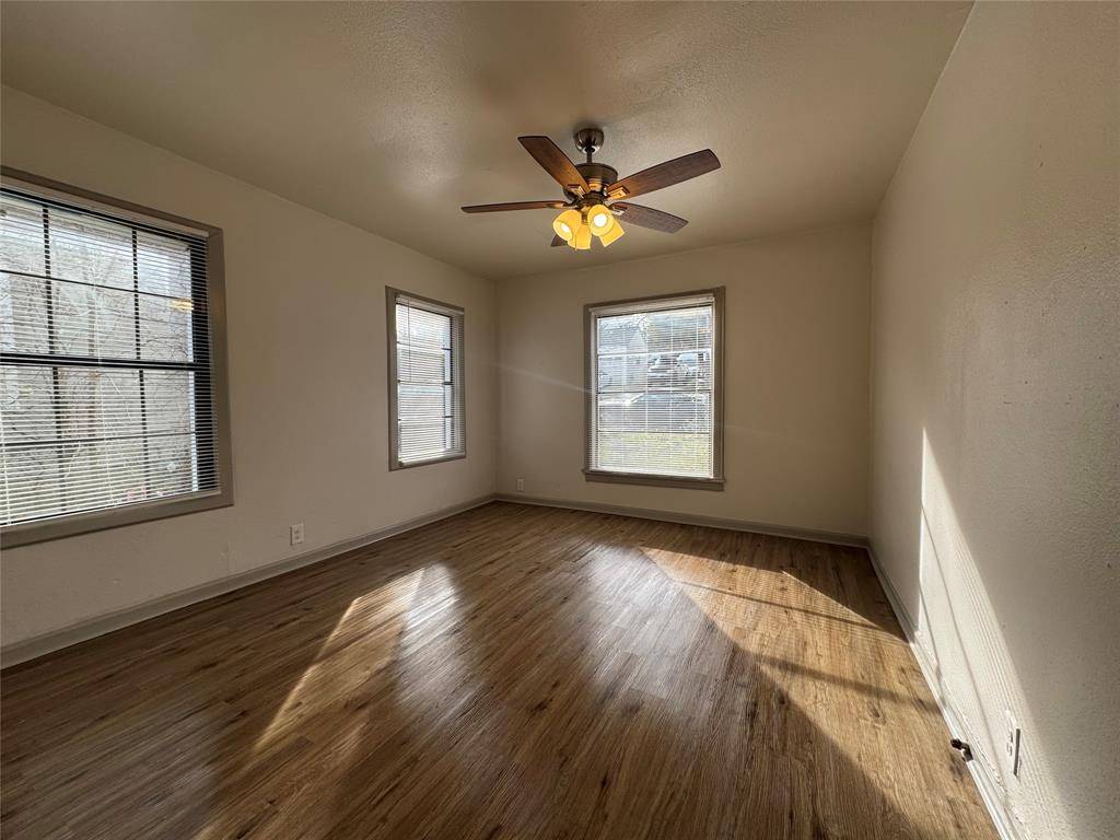 310 Avenue J, Dallas, TX 75203