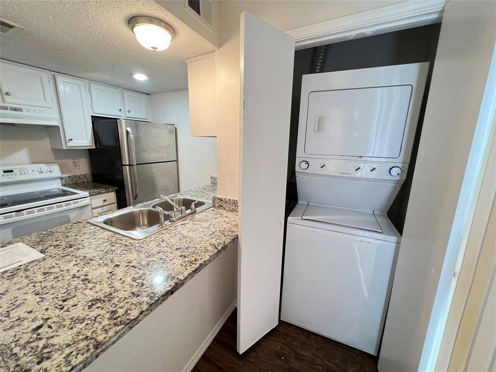 9520 Royal Lane #322, Dallas, TX 75243