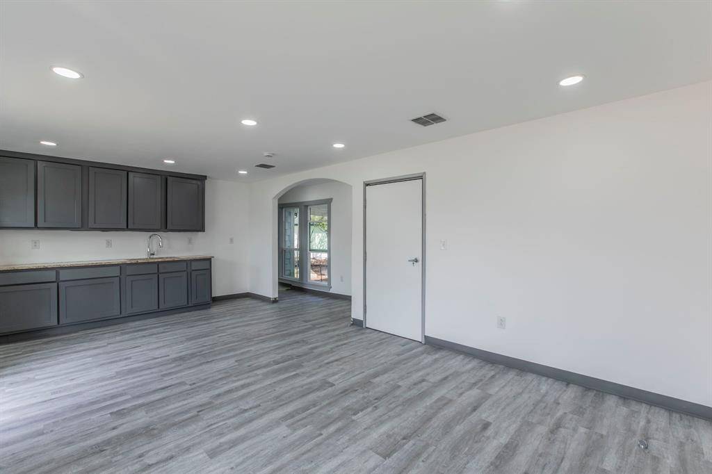 904 13th Street #1, Bridgeport, TX 76426