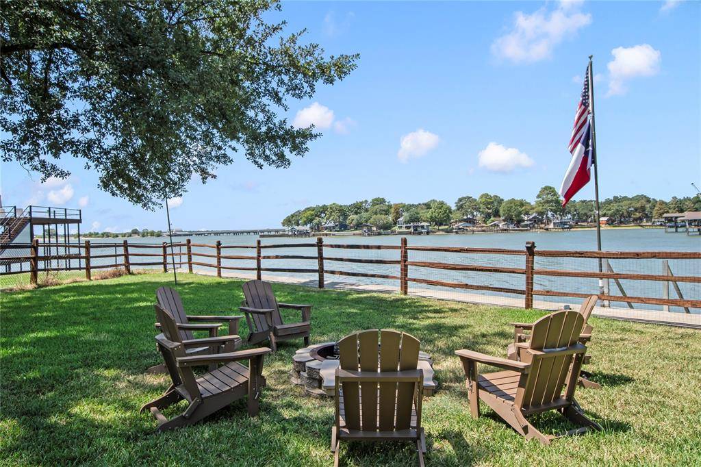 152 Sunset Drive, Gun Barrel City, TX 75156