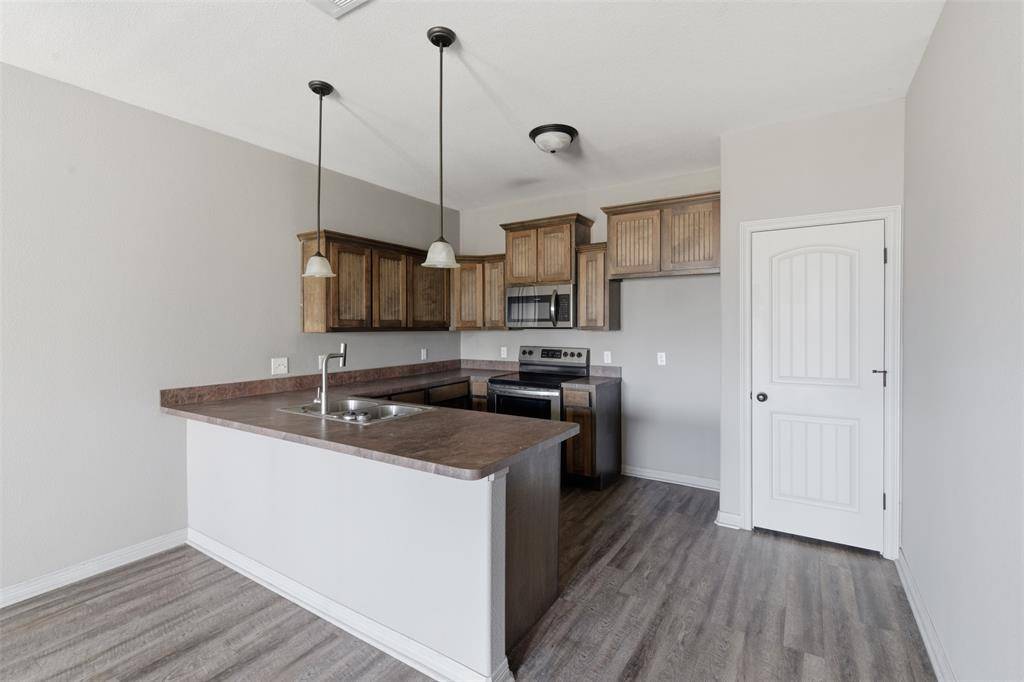 101 W Capps Street #D, Rio Vista, TX 76093