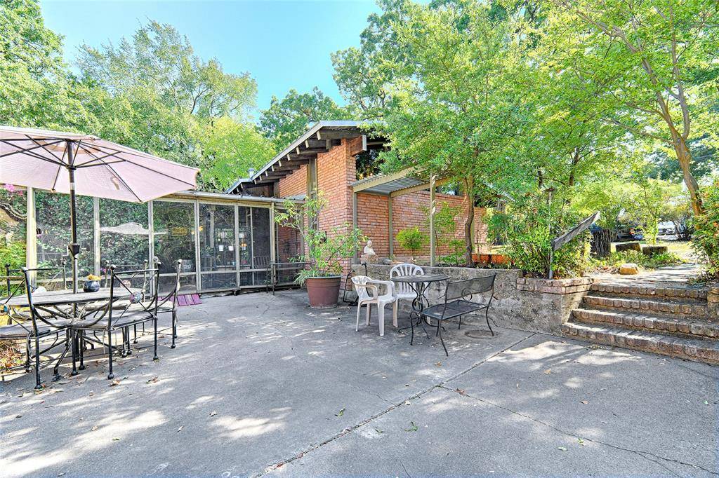 1101 Owenwood Drive, Irving, TX 75061