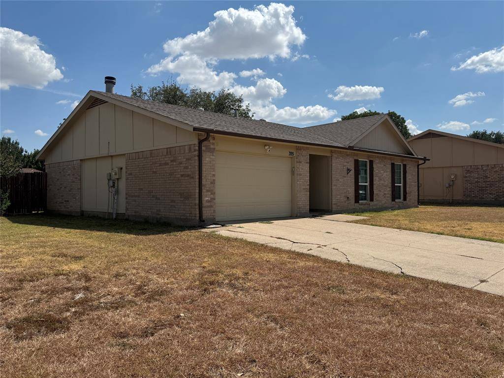 355 Ridgecrest Drive, Saginaw, TX 76179