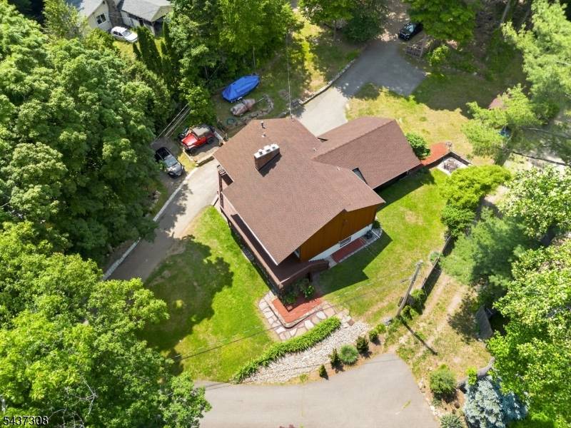 42 Goldfinch Ln, West Milford Twp., NJ 07421
