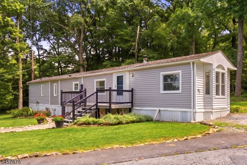 65 Sherwood Park, Washington Twp., NJ 07853