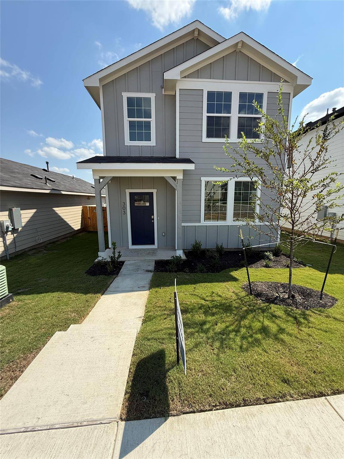 303 El Seibo LN, Bastrop, TX 78602