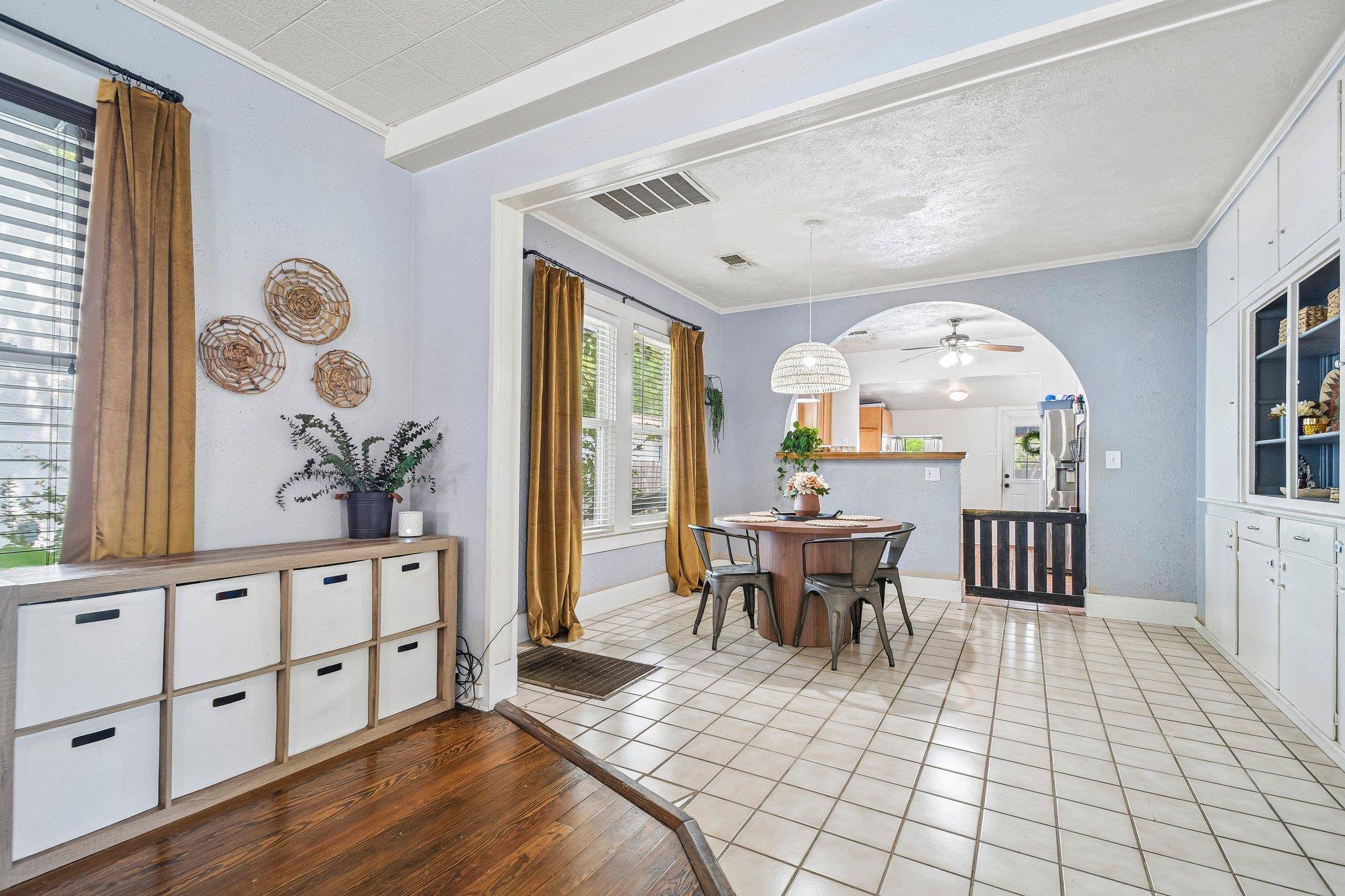 802 Hudgins ST, Smithville, TX 78957