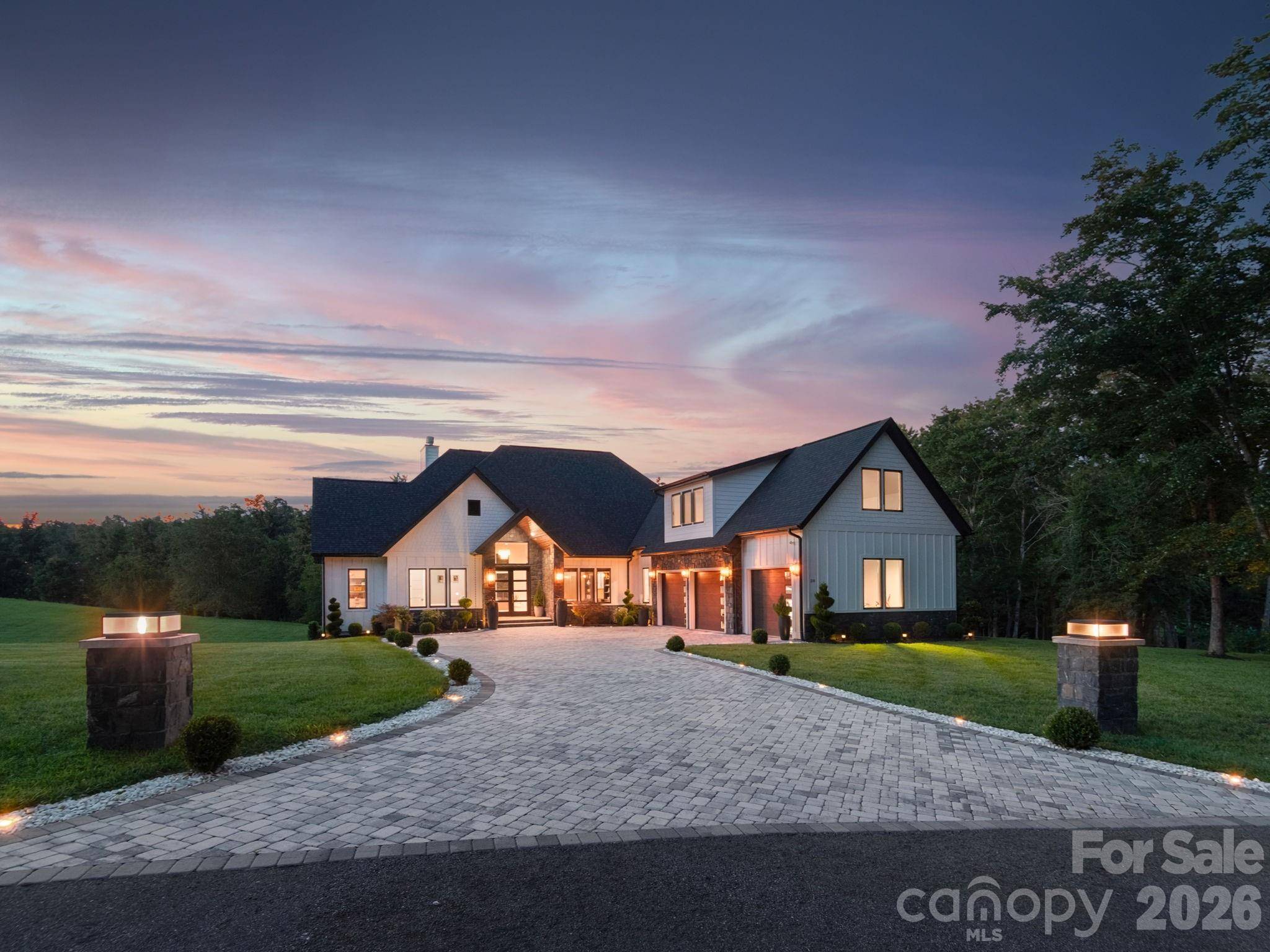 38 Thistle LN, Fletcher, NC 28732