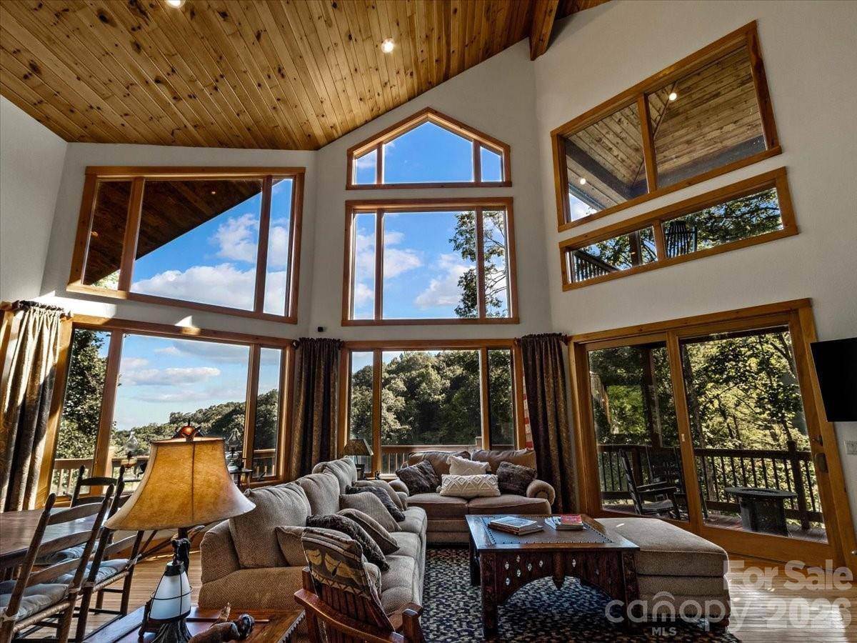30 Apple Brandy WAY, Burnsville, NC 28714