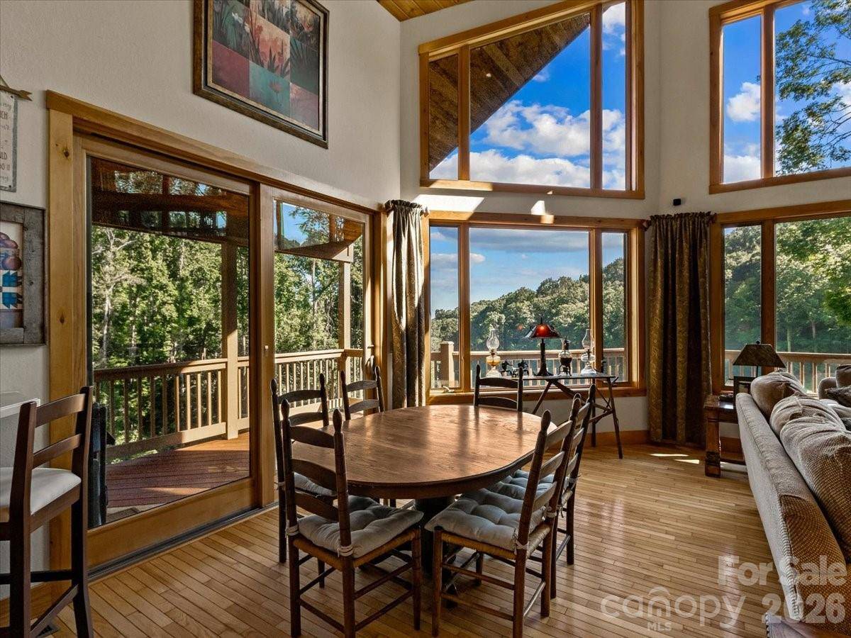 30 Apple Brandy WAY, Burnsville, NC 28714