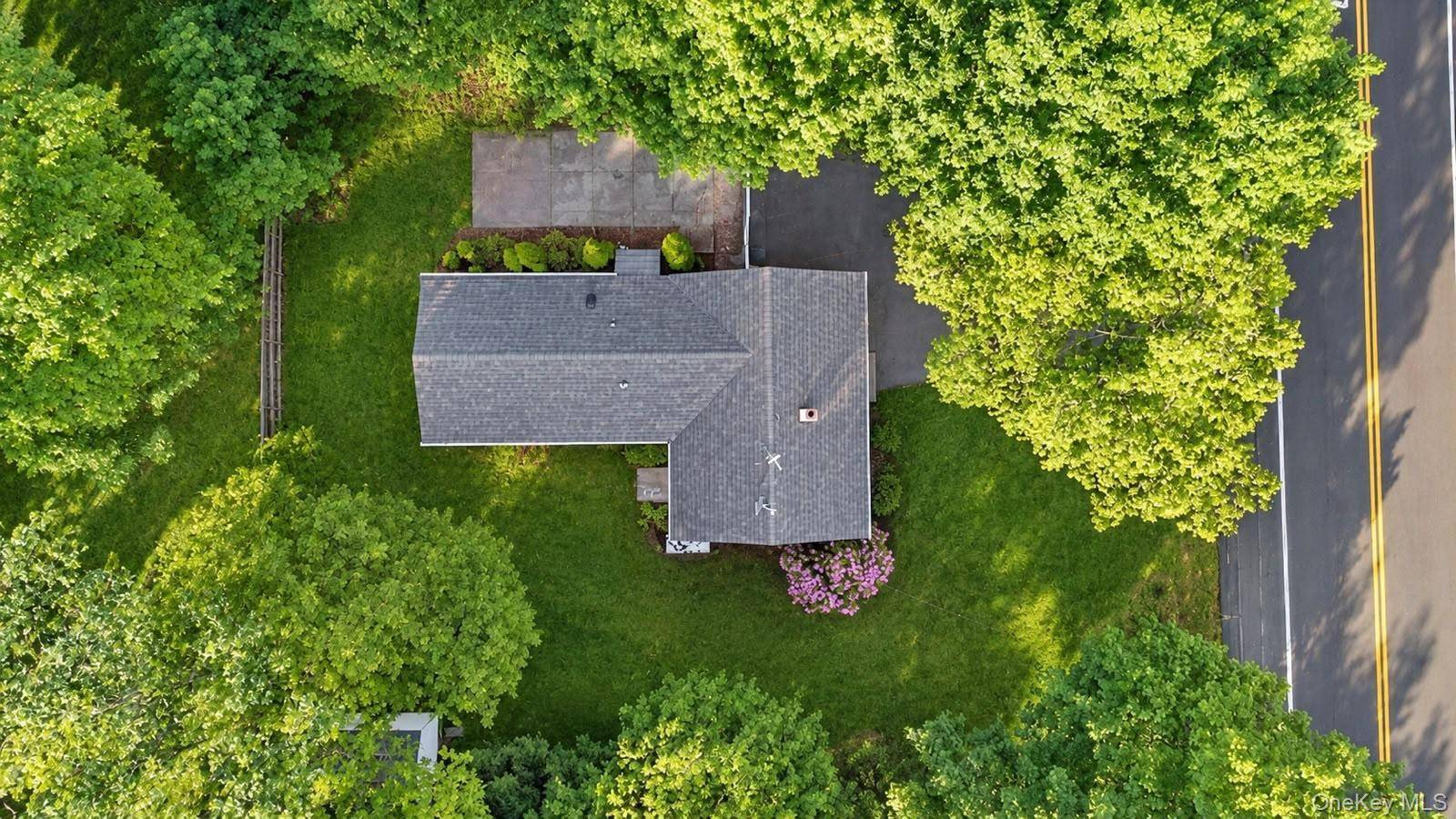 685 Horseblock RD, Brookhaven, NY 11719