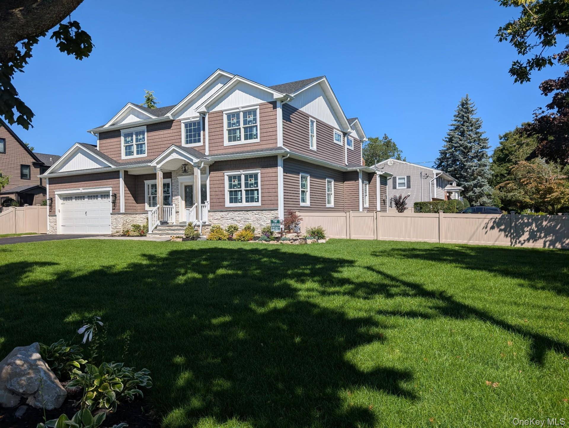 52 Linden AVE, Bethpage, NY 11714