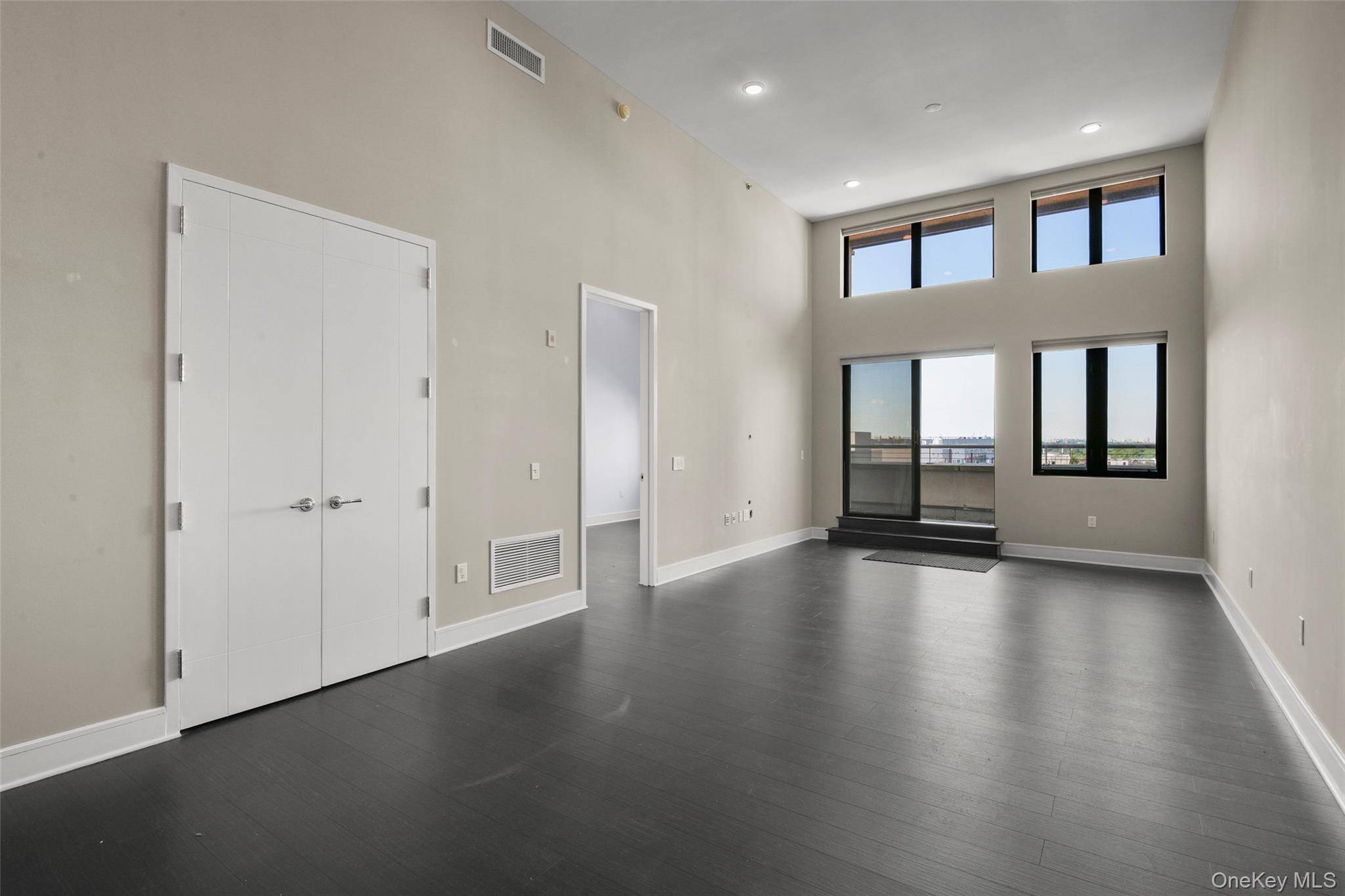 25 Leroy PL #PH7, New Rochelle, NY 10805