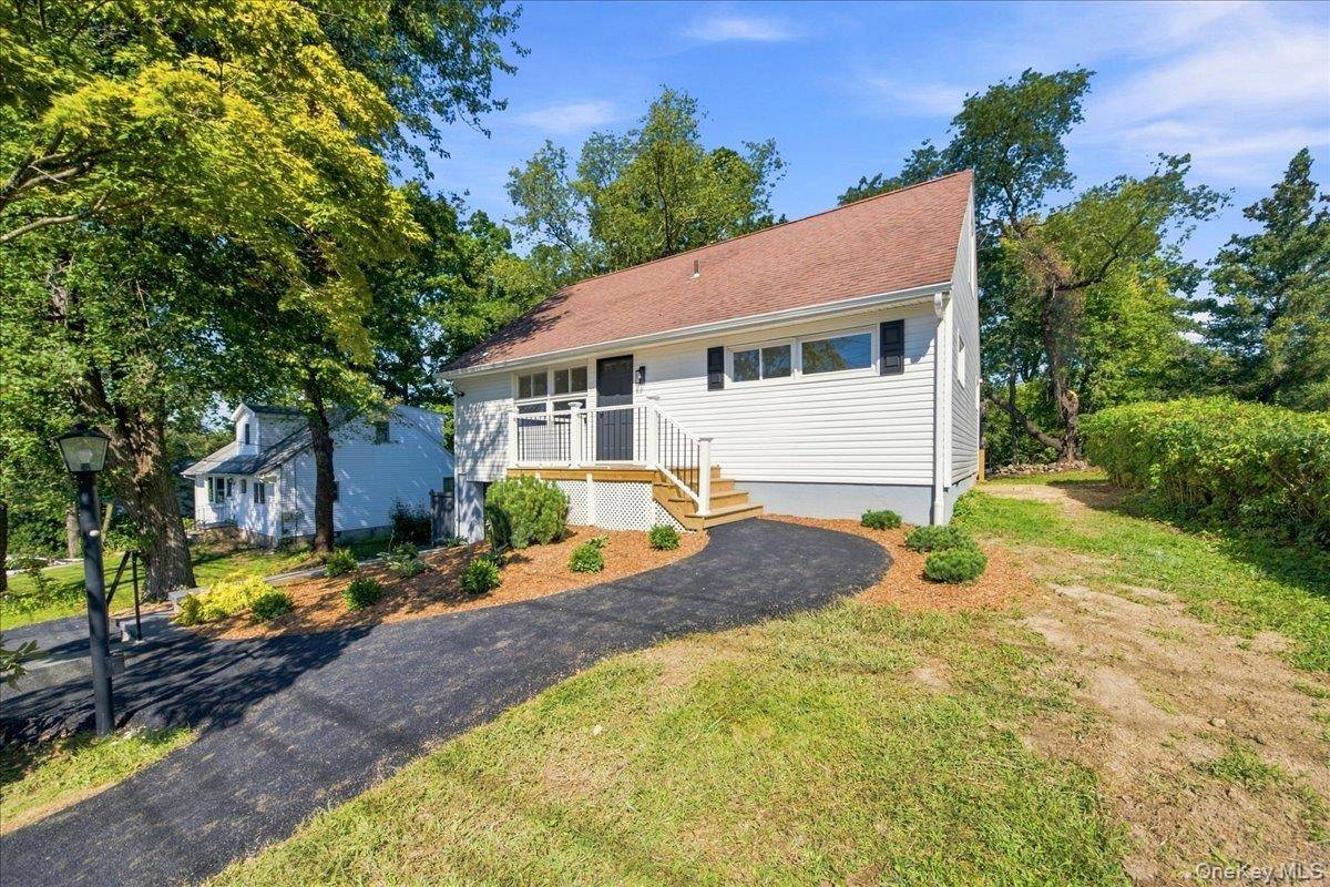 724 Locksley RD, Yorktown Heights, NY 10598