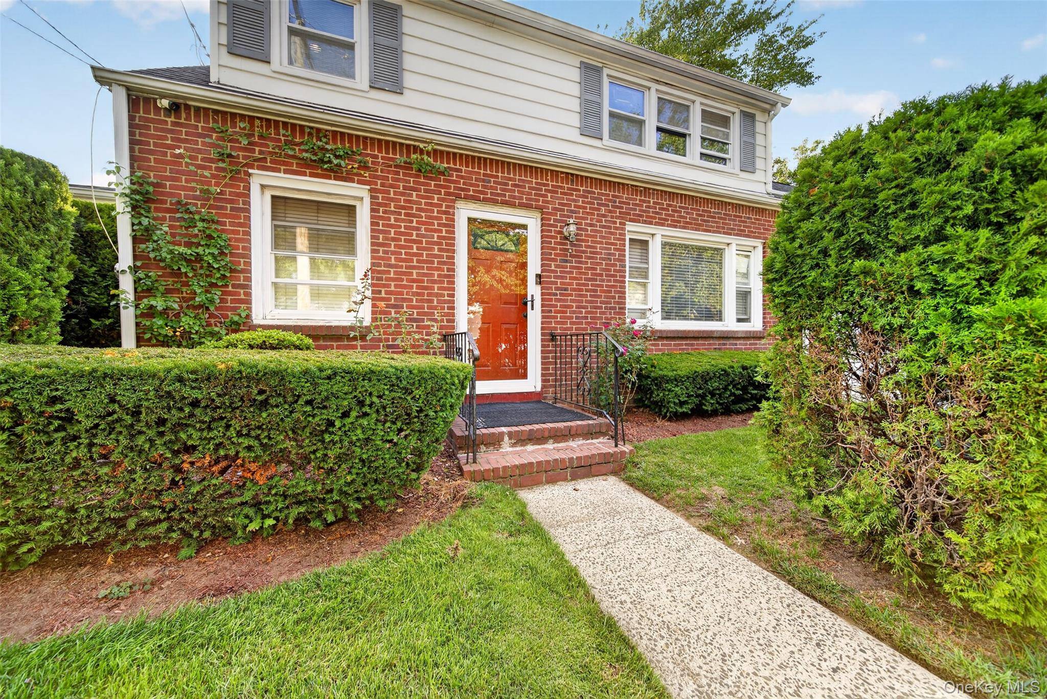 69 Stewart AVE, Garden City, NY 11530