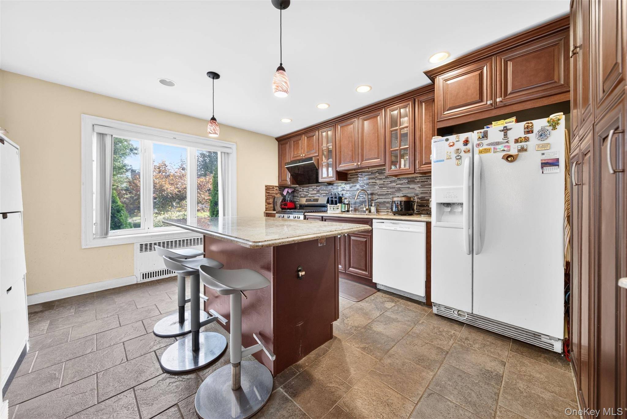 69 Stewart AVE, Garden City, NY 11530