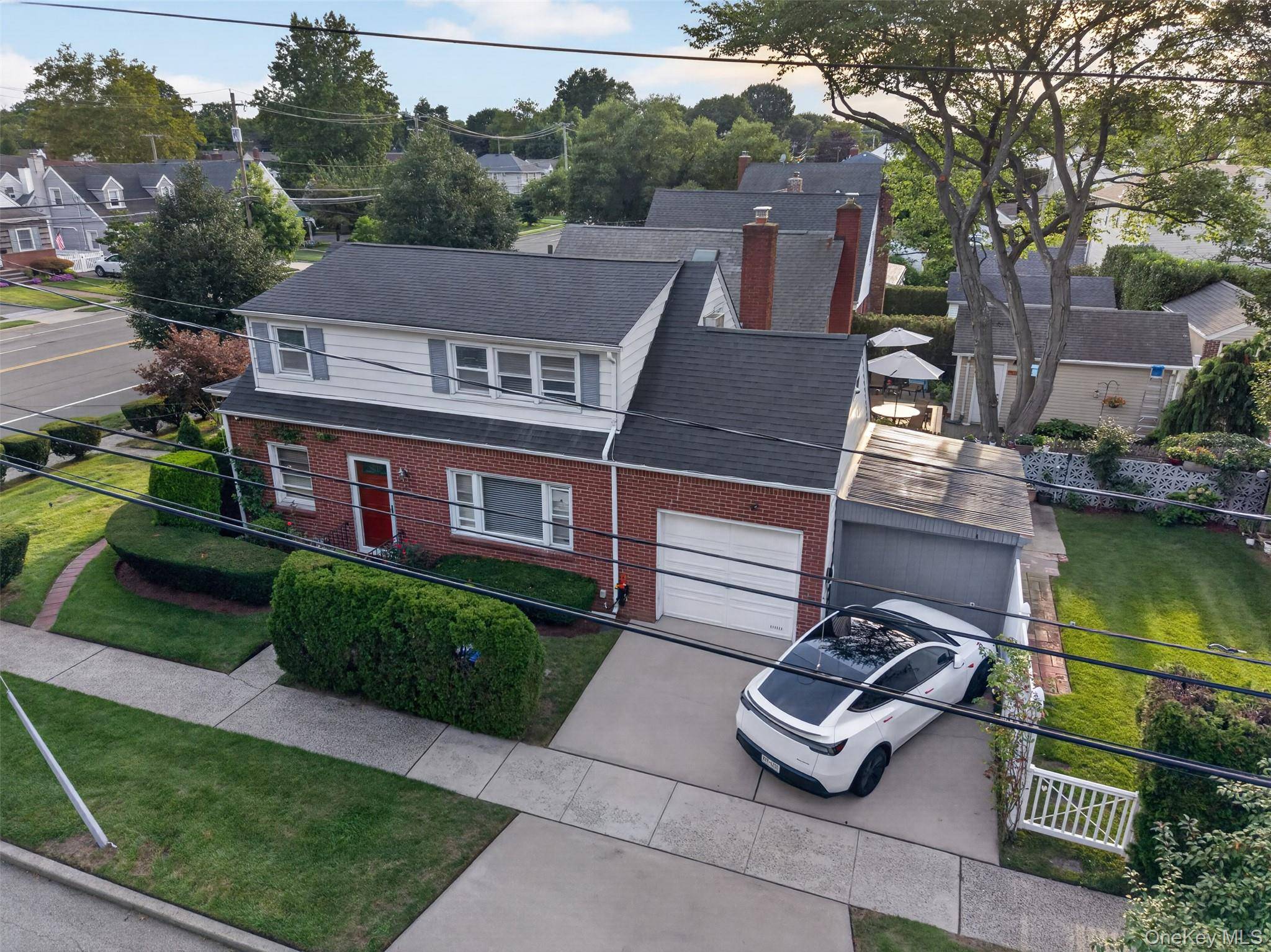 69 Stewart AVE, Garden City, NY 11530