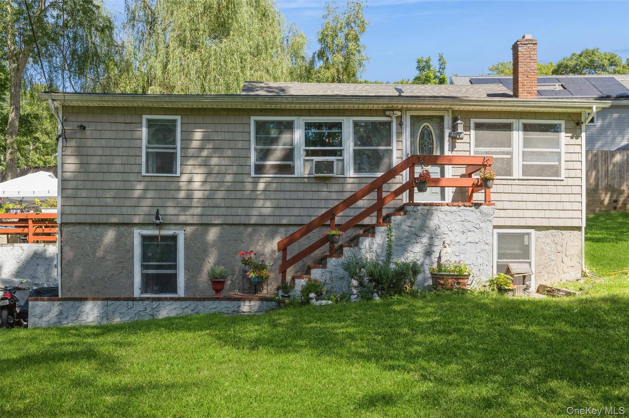 25 Tamarack RD, Rocky Point, NY 11778