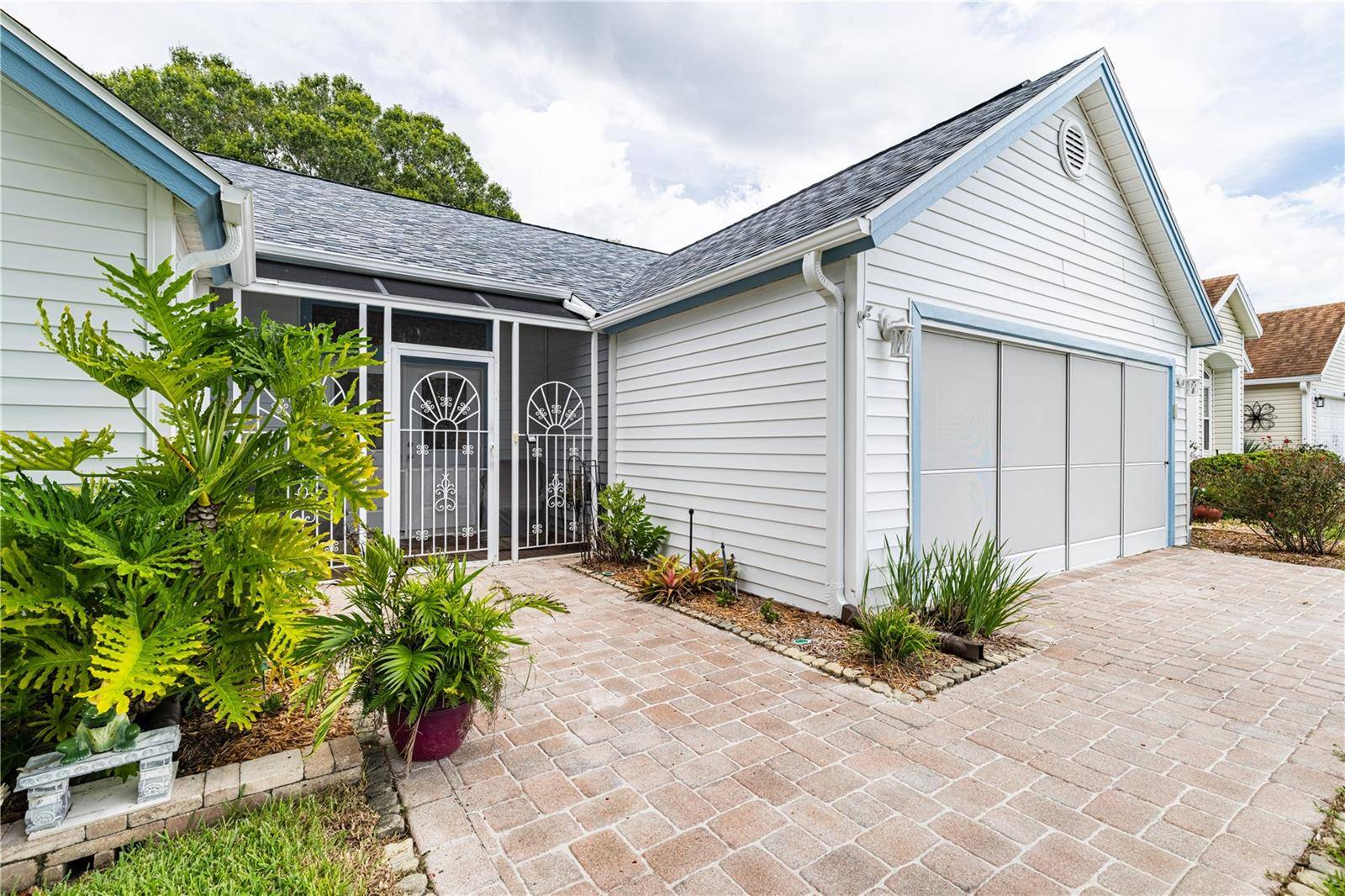 1009 LA MESA LN, Lady Lake, FL 32159