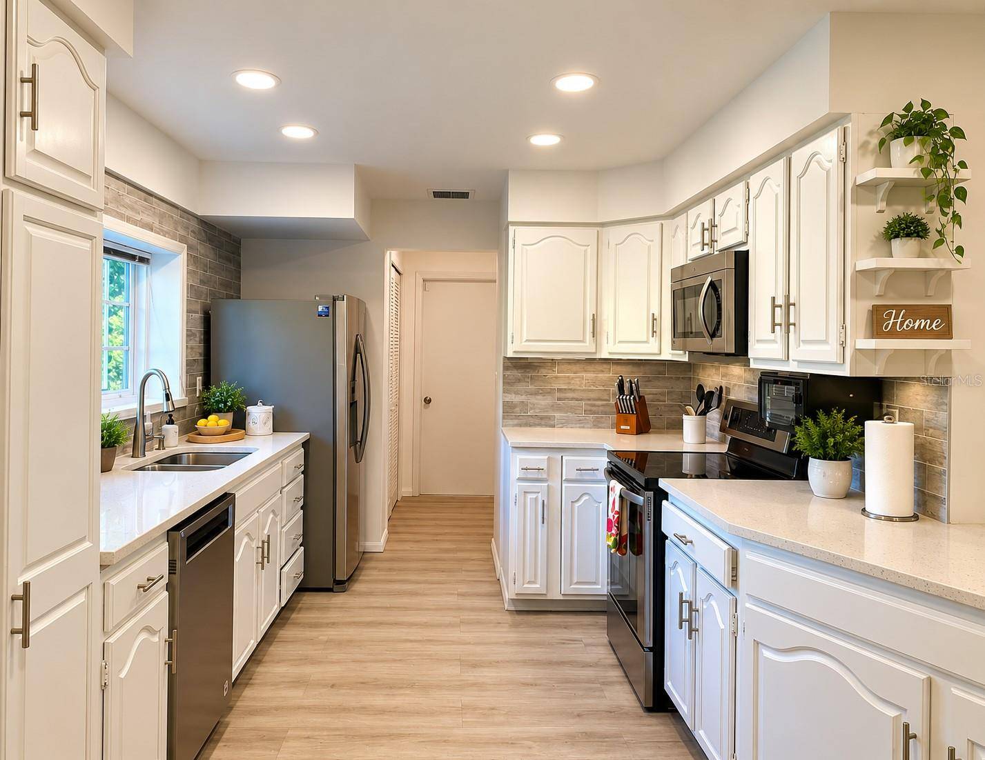 5144 PINE TREE LN, Wesley Chapel, FL 33543