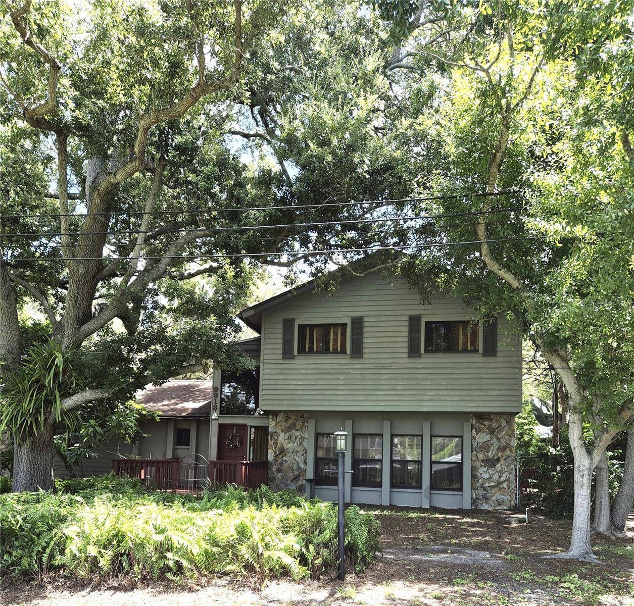 9913 W BAY ST, Seminole, FL 33776