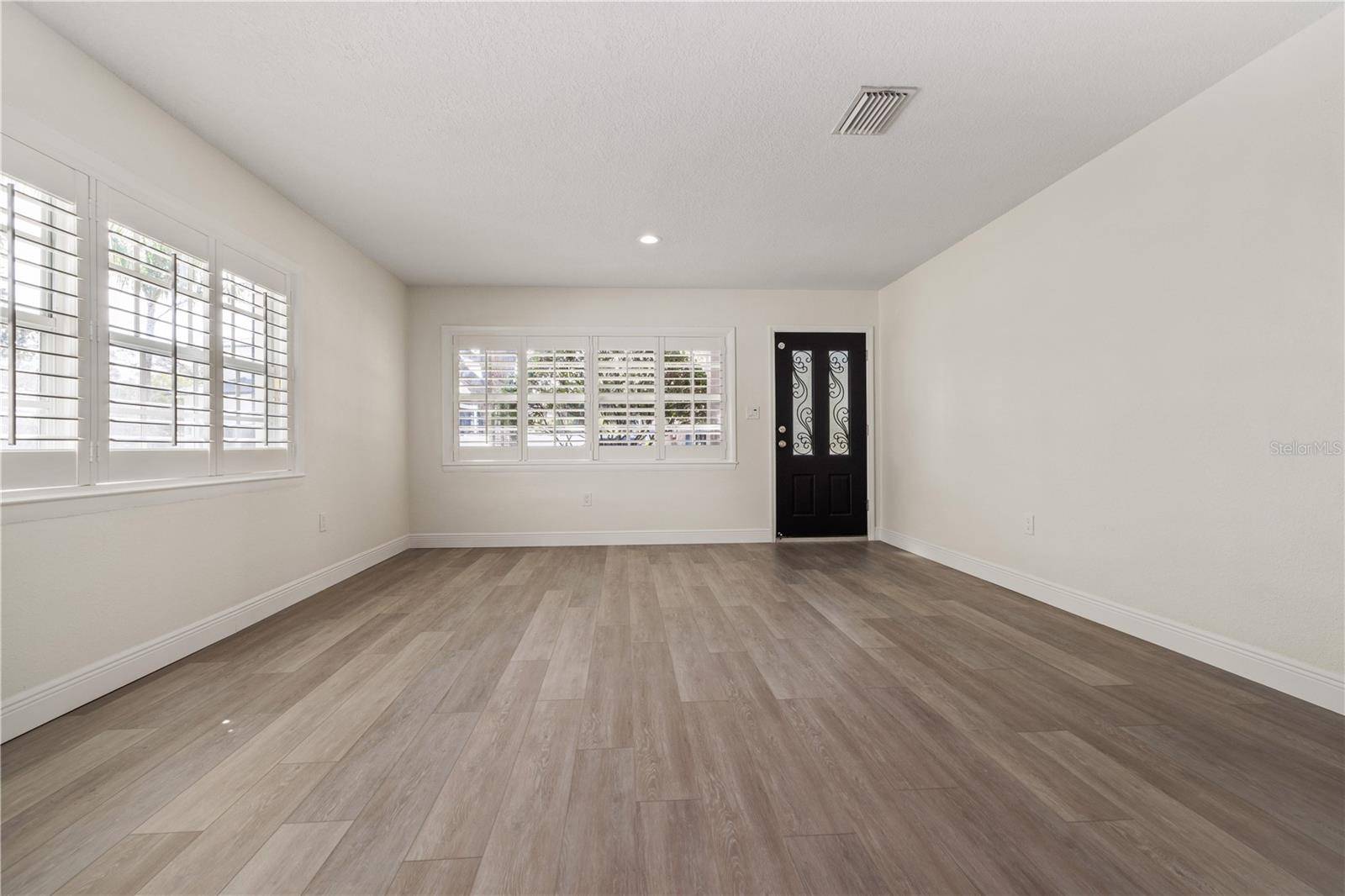 5009 W NEPTUNE WAY, Tampa, FL 33609