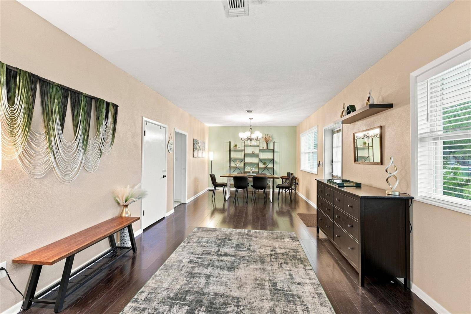 8911 N HIGHLAND AVE, Tampa, FL 33604