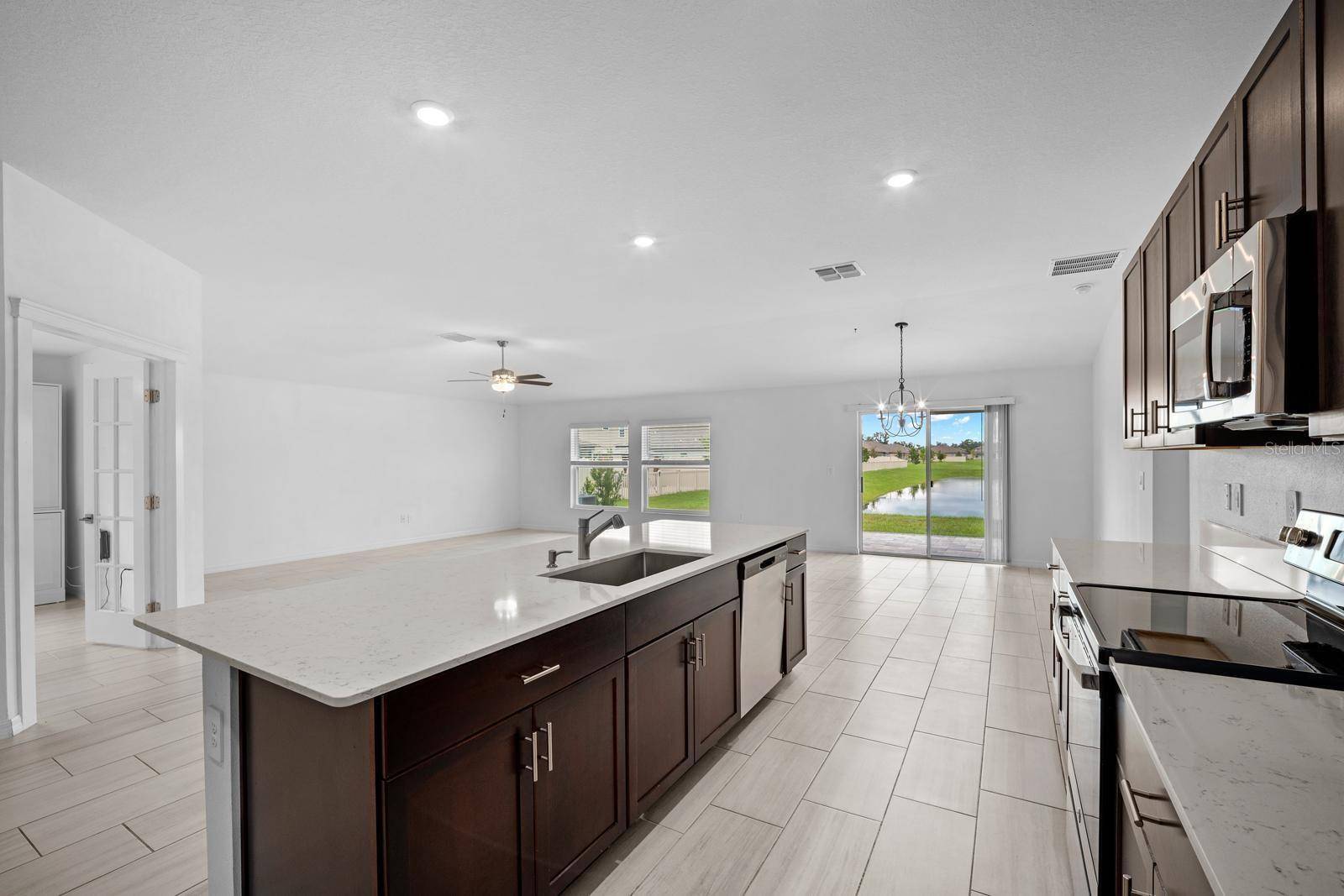 4060 CAPRI COAST DR, Plant City, FL 33565