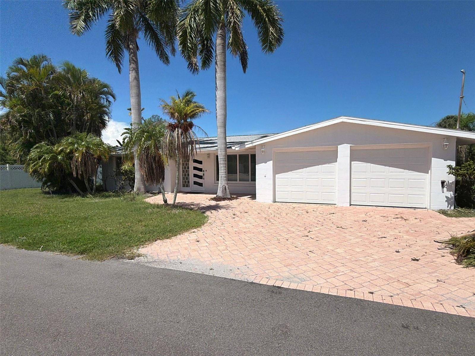 561 TARAWITT DR, Longboat Key, FL 34228