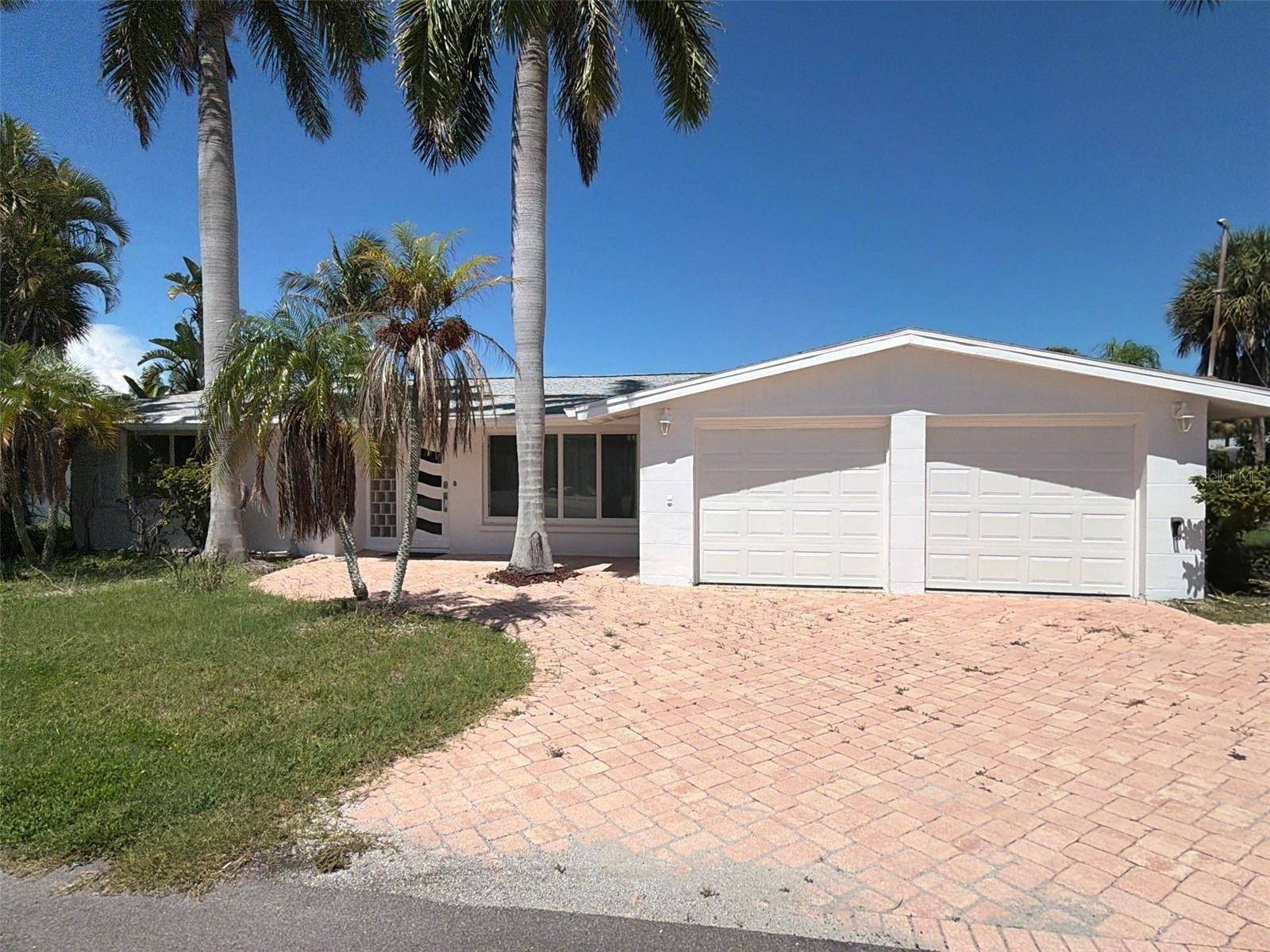 561 TARAWITT DR, Longboat Key, FL 34228