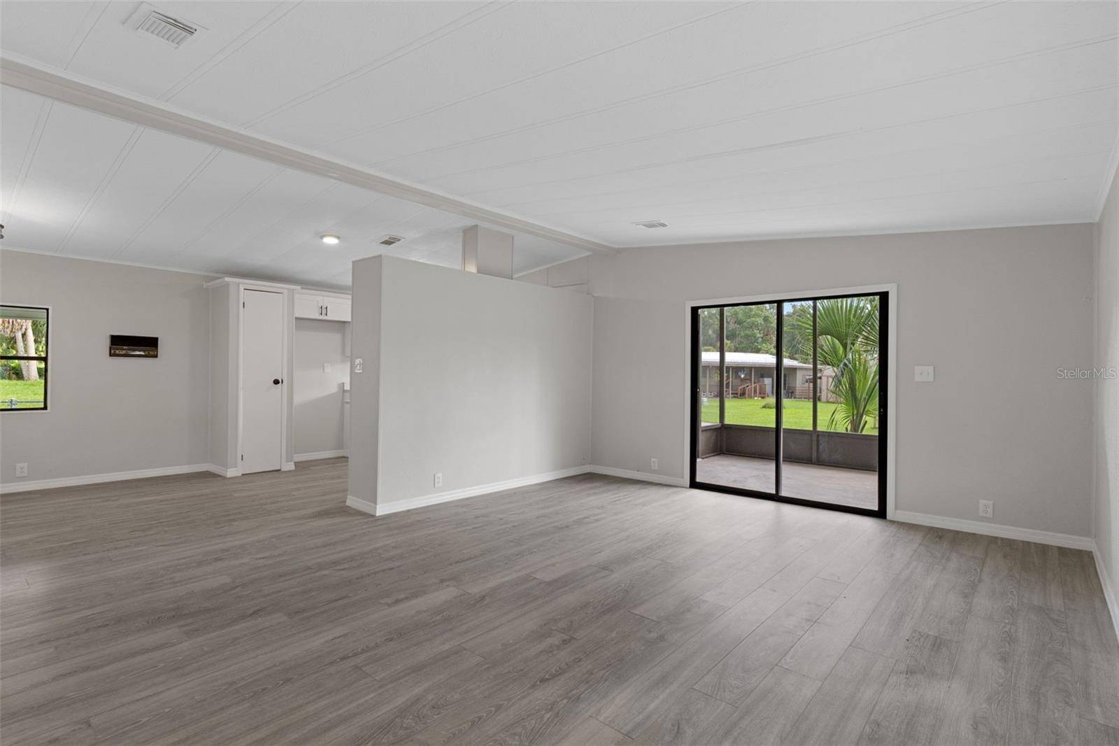 22 CANAL CT, Lake Panasoffkee, FL 33538