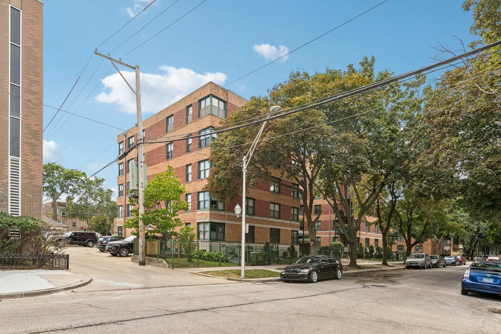2545 W Catalpa AVE #5C, Chicago, IL 60625