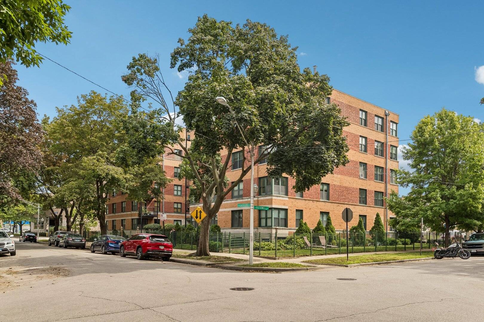 2545 W Catalpa AVE #5C, Chicago, IL 60625