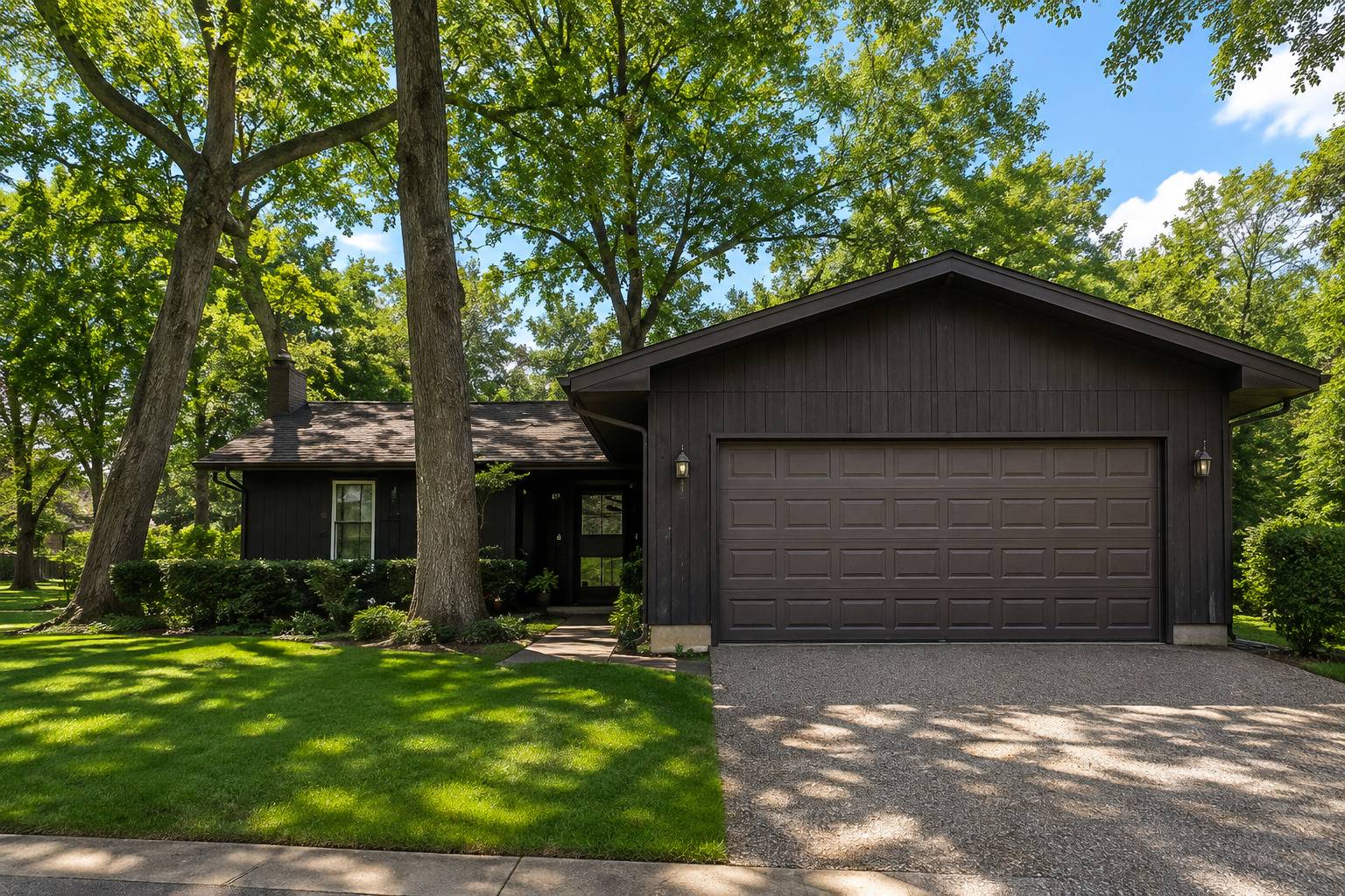 220 Lakewood DR, Oakwood Hills, IL 60013