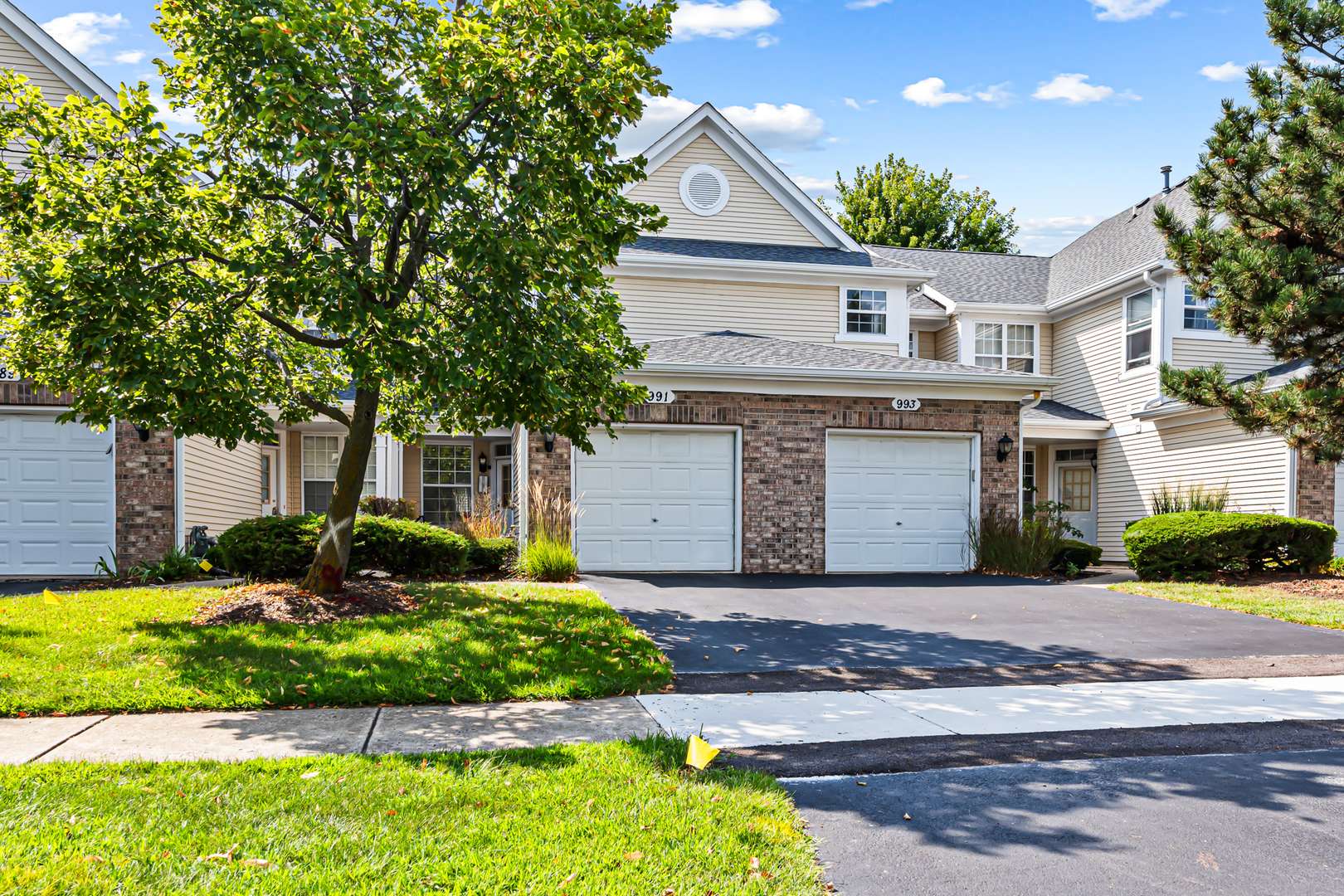 991 Sheridan CIR, Naperville, IL 60563