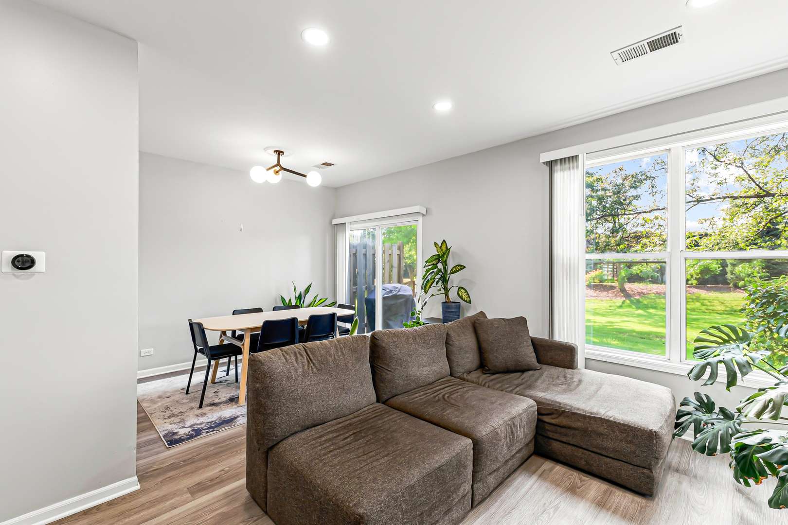 991 Sheridan CIR, Naperville, IL 60563