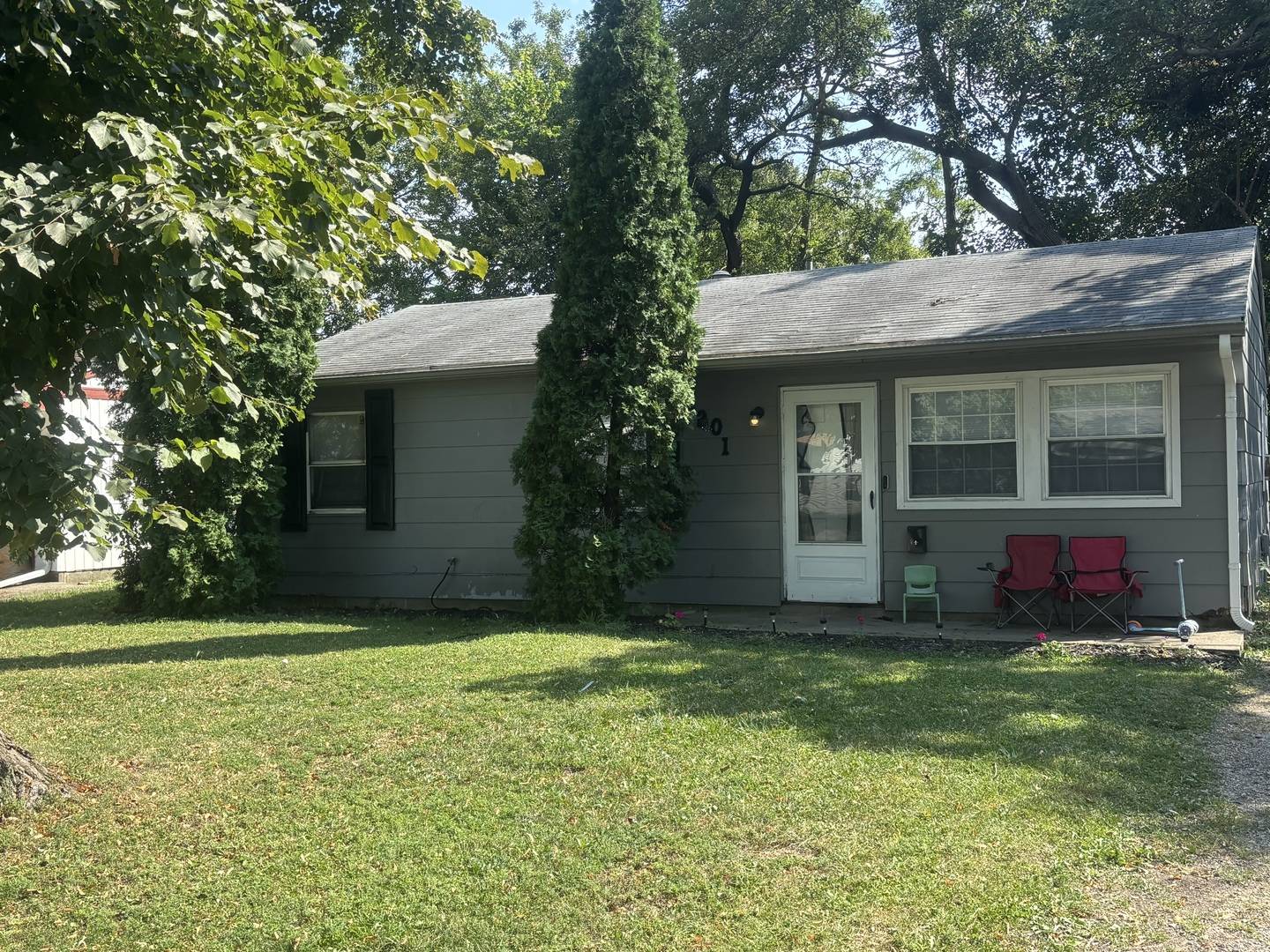 1301 Eureka ST, Urbana, IL 61801