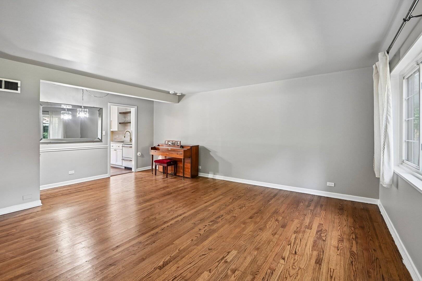 738 Dodge AVE, Evanston, IL 60202