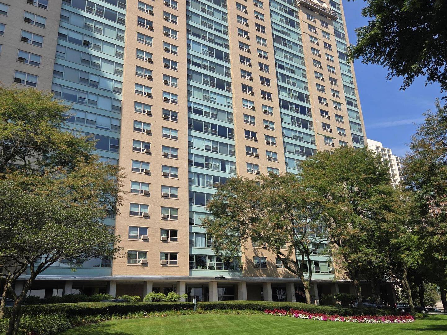 3180 N Lake Shore DR #5H, Chicago, IL 60657