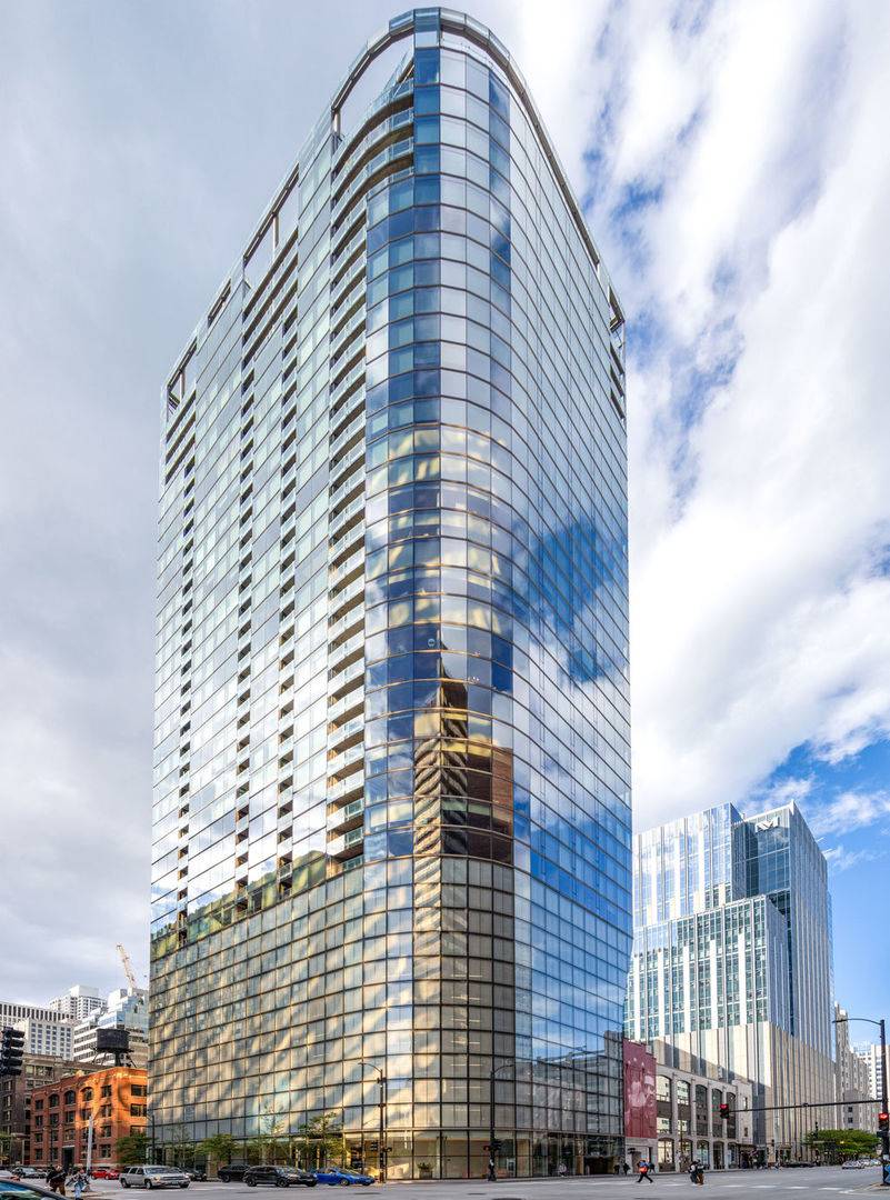 600 N FAIRBANKS CT #2704, Chicago, IL 60611